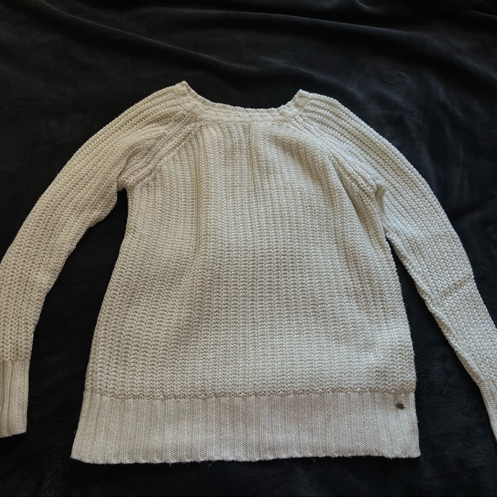 AEO white knitted sweater